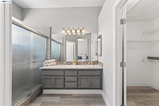 250 Fox Meadow Ct, Tracy, CA 95376