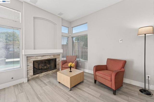 250 Fox Meadow Ct, Tracy, CA 95376