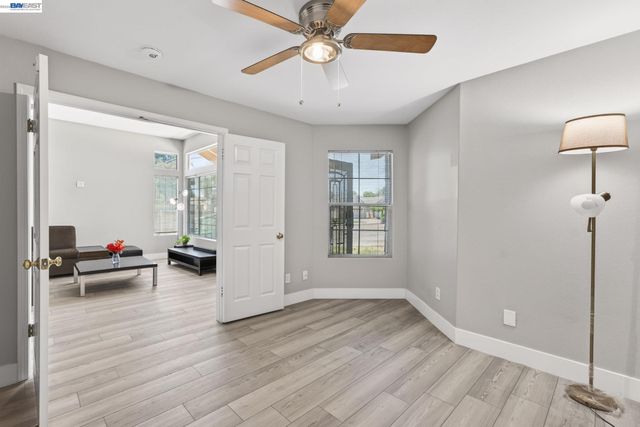 250 Fox Meadow Ct, Tracy, CA 95376