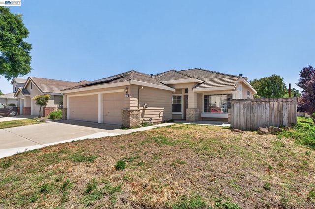 250 Fox Meadow Ct, Tracy, CA 95376
