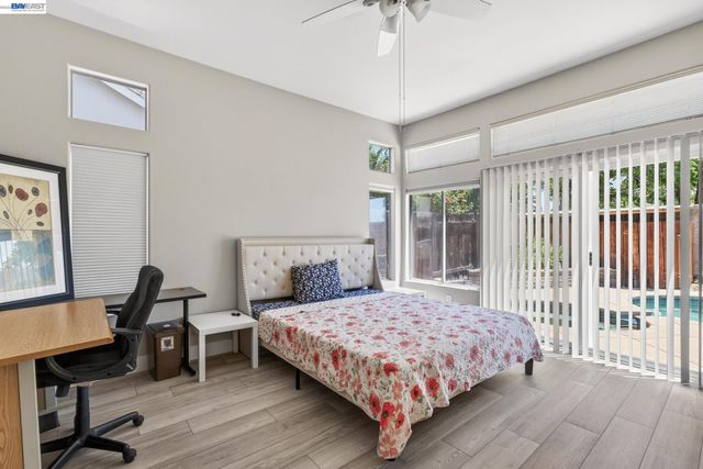 250 Fox Meadow Ct, Tracy, CA 95376