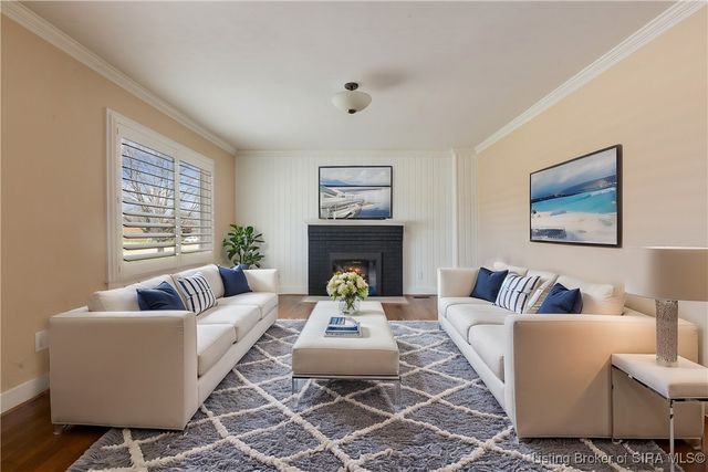 118 W LEWIS AND CLARK PKWY, Clarksville, IN 47129