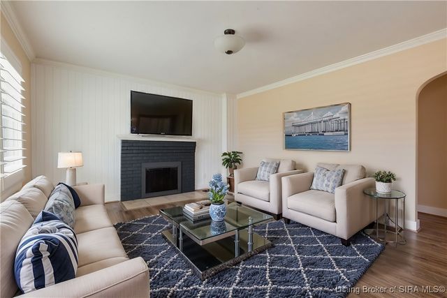 118 W LEWIS AND CLARK PKWY, Clarksville, IN 47129