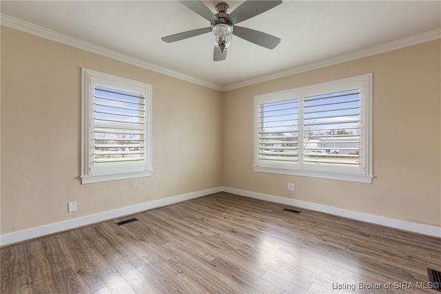 118 W LEWIS AND CLARK PKWY, Clarksville, IN 47129