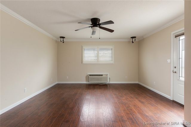 118 W LEWIS AND CLARK PKWY, Clarksville, IN 47129