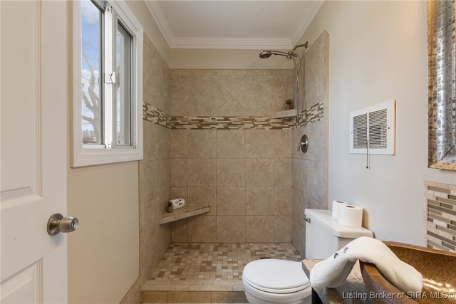 118 W LEWIS AND CLARK PKWY, Clarksville, IN 47129