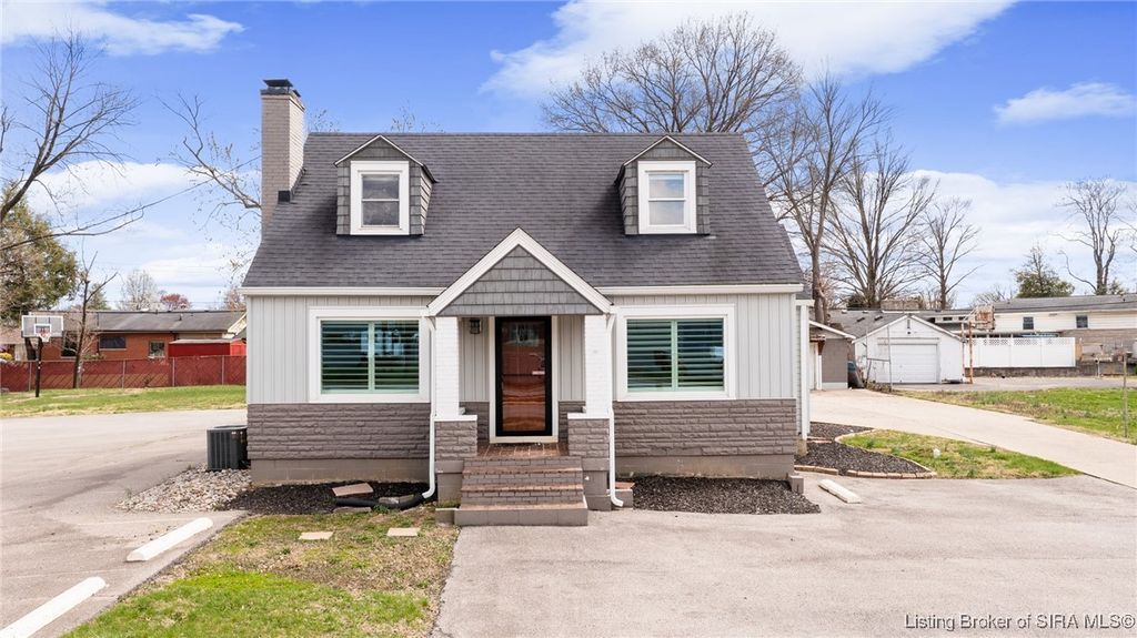 118 W LEWIS AND CLARK PKWY, Clarksville, IN 47129