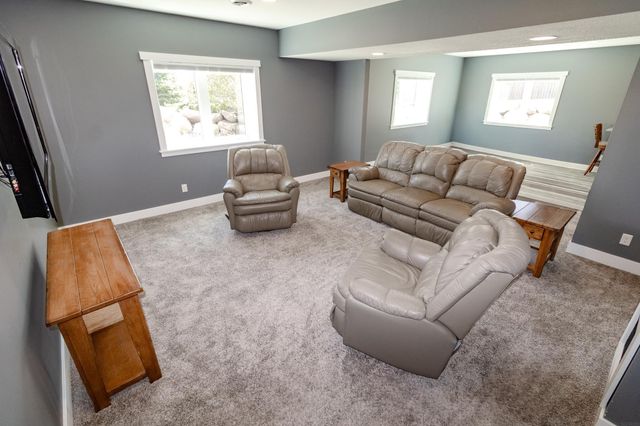 110 Partridge Lane, Hudson, IA 50643