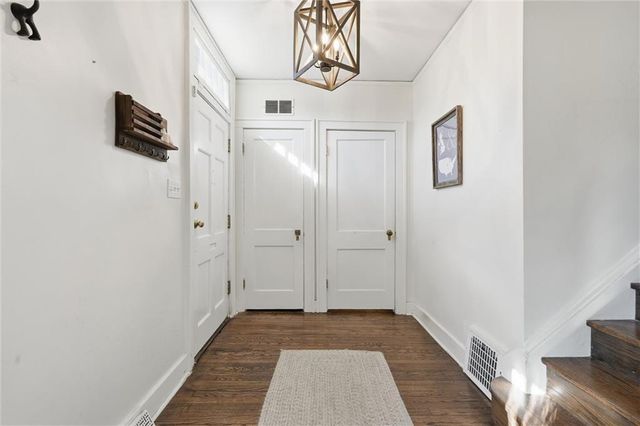 200 W 68th Terrace, Kansas City, MO 64113