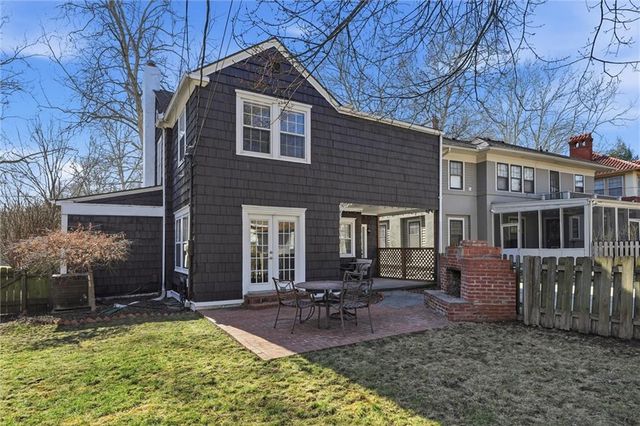 200 W 68th Terrace, Kansas City, MO 64113