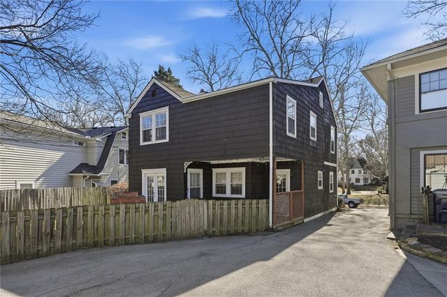 200 W 68th Terrace, Kansas City, MO 64113