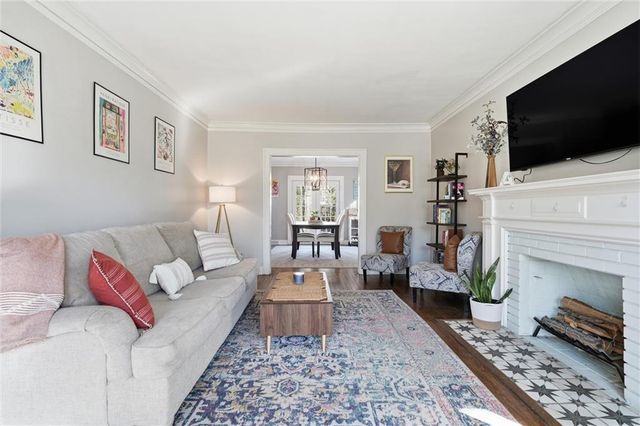 200 W 68th Terrace, Kansas City, MO 64113