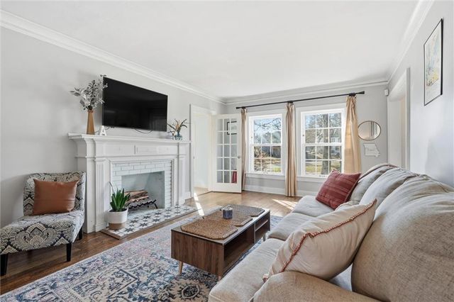 200 W 68th Terrace, Kansas City, MO 64113