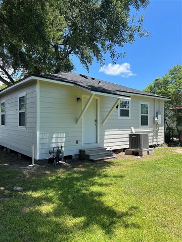 3001 Austin Street, Orange, TX 77630