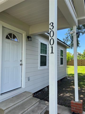 3001 Austin Street, Orange, TX 77630