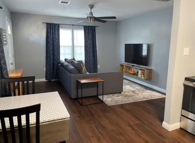 3001 Austin Street, Orange, TX 77630