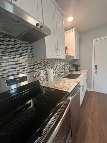 3001 Austin Street, Orange, TX 77630