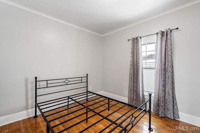 1114 S 1st Avenue, Escanaba, MI 49829