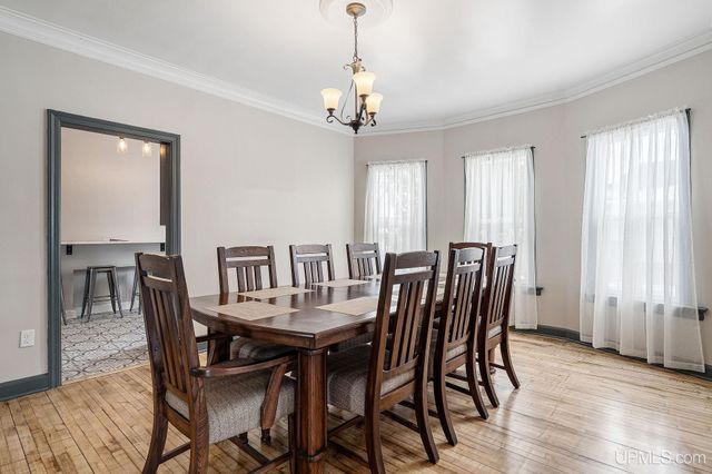 1114 S 1st Avenue, Escanaba, MI 49829