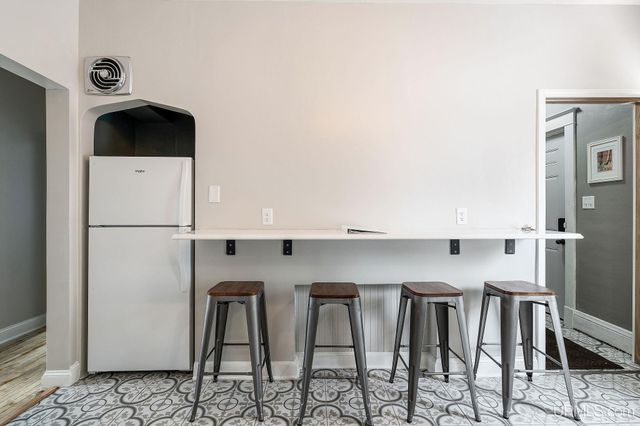 1114 S 1st Avenue, Escanaba, MI 49829