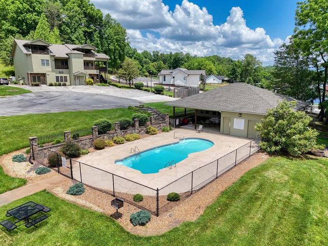 1729 Watercrest Way D, Young Harris, GA 30582