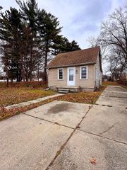 21576 Sunset Avenue, Warren, MI 48091