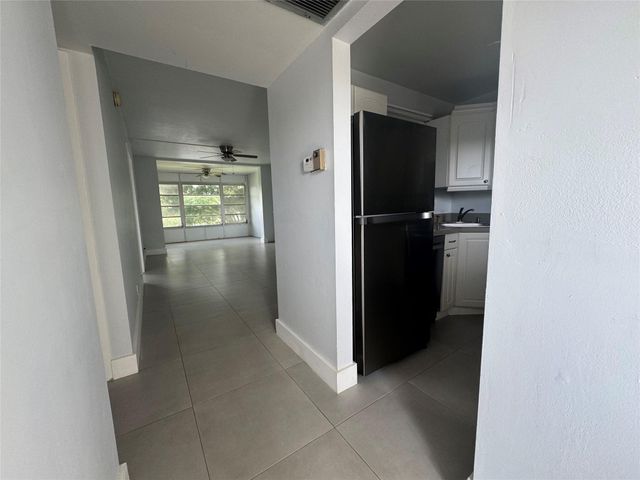9235A Lagoon Pl 310, Davie, FL 33324