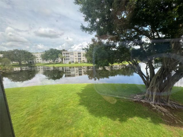 9235A Lagoon Pl 310, Davie, FL 33324