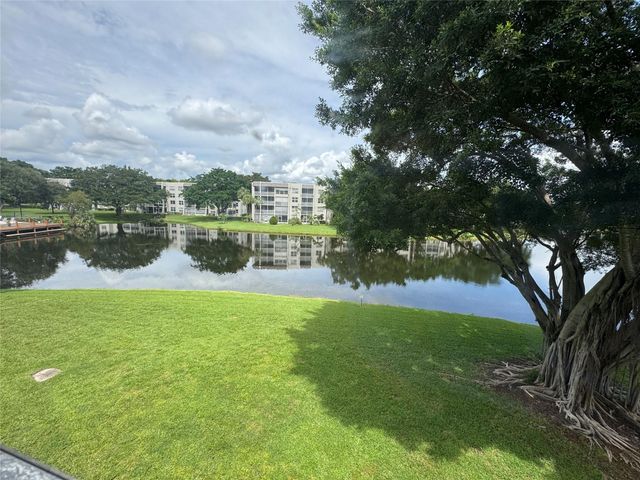 9235A Lagoon Pl 310, Davie, FL 33324
