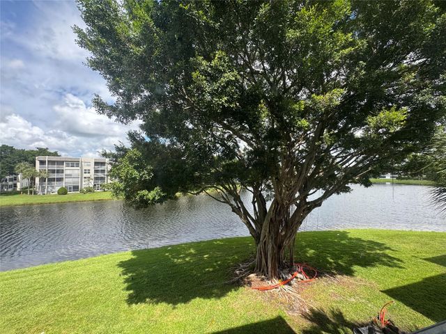 9235A Lagoon Pl 310, Davie, FL 33324
