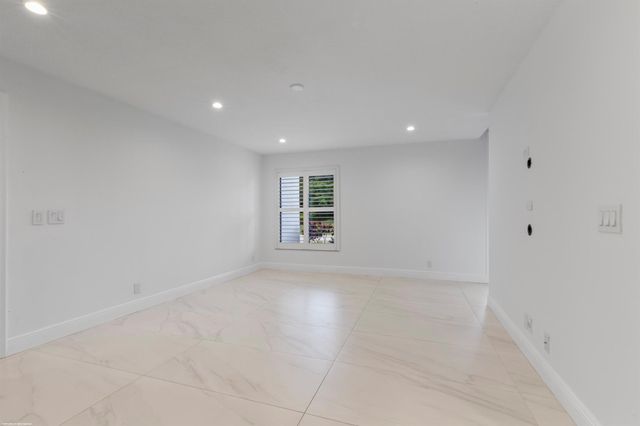 6188 Celadon Circle, Palm Beach Gardens, FL 33418