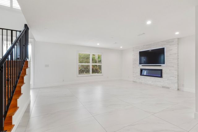 6188 Celadon Circle, Palm Beach Gardens, FL 33418