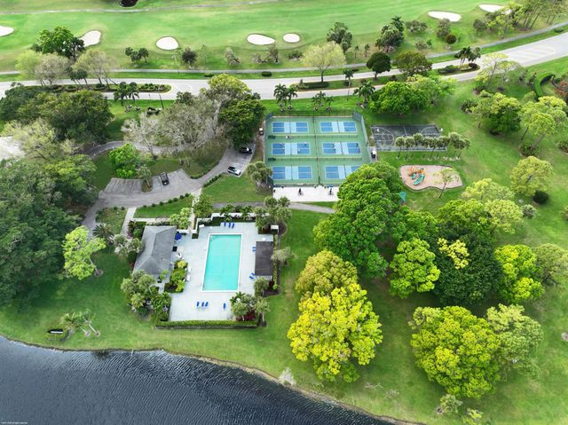 6188 Celadon Circle, Palm Beach Gardens, FL 33418