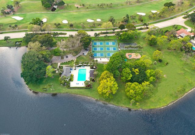 6188 Celadon Circle, Palm Beach Gardens, FL 33418