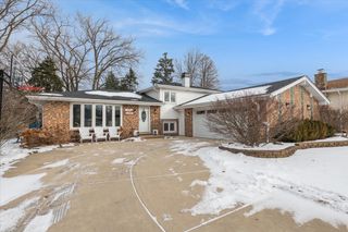 430 Valley View Drive, Downers Grove, IL 60516