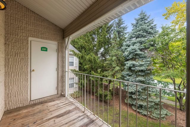 736 N Gary Avenue 207, Carol Stream, IL 60188