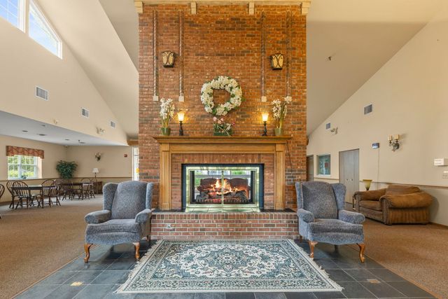 736 N Gary Avenue 207, Carol Stream, IL 60188