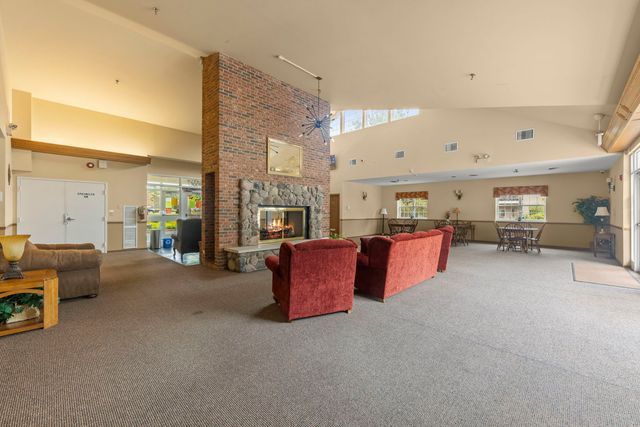 736 N Gary Avenue 207, Carol Stream, IL 60188