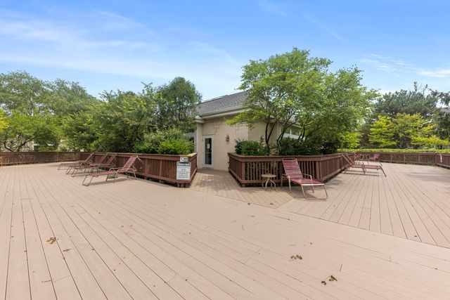 736 N Gary Avenue 207, Carol Stream, IL 60188