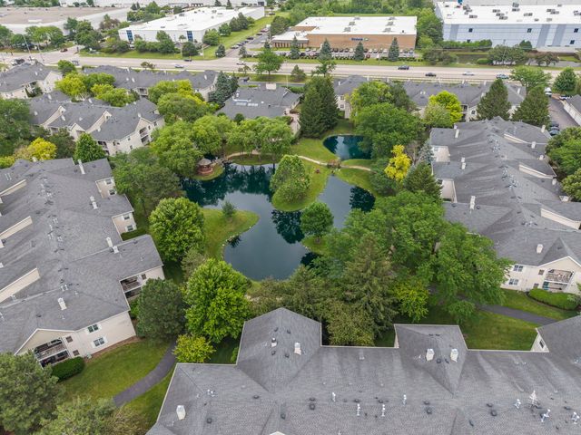 736 N Gary Avenue 207, Carol Stream, IL 60188