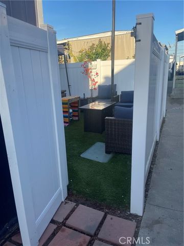 12265 Woodruff Avenue, Downey, CA 90241