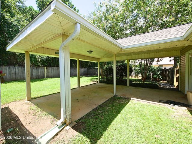 1078 Lilinoe Way, Diamondhead, MS 39525