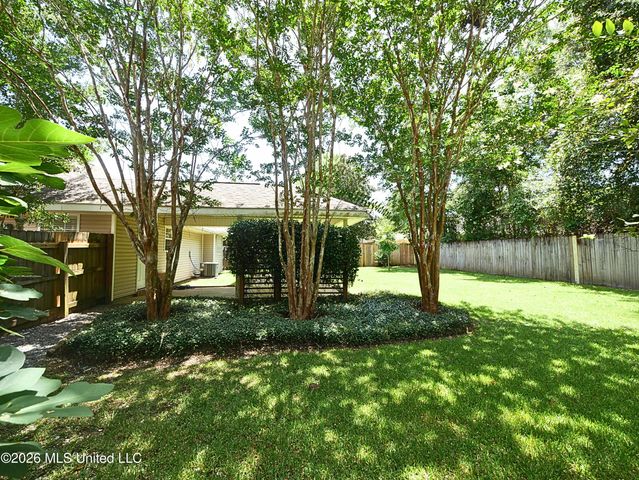 1078 Lilinoe Way, Diamondhead, MS 39525