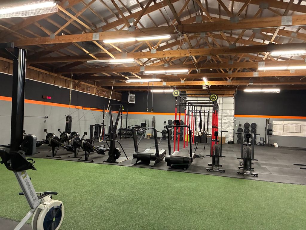 Image 4 of property listing at 721 E IL Hwy 15 Highway Bldg-C, Mt Vernon, IL 62864