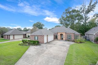 16525 Pearson Dr, Prairieville, LA 70769