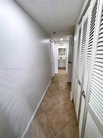 2401 Collins Ave 509, Miami Beach, FL 33140
