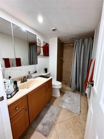 2401 Collins Ave 509, Miami Beach, FL 33140