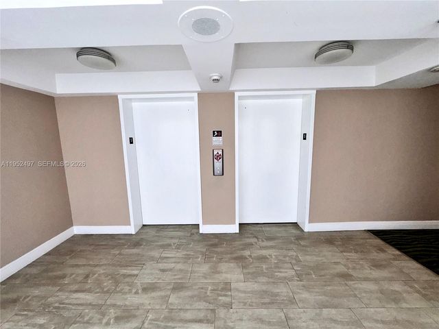 2401 Collins Ave 509, Miami Beach, FL 33140