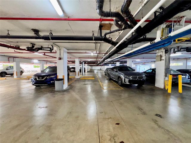 2401 Collins Ave 509, Miami Beach, FL 33140