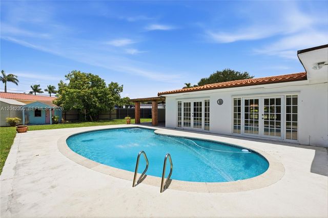 8197 W 14th Ct, Hialeah, FL 33014